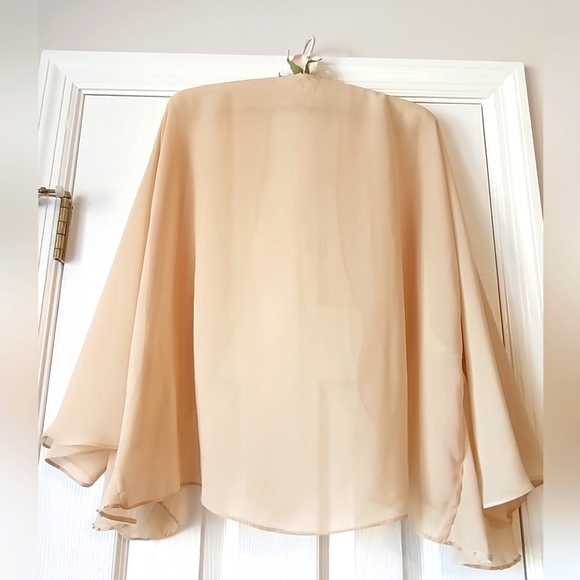 Chiffon Beige w/small rhinestone detail trim Shrug NWOT Light in the Box siz. XL - Picture 3 of 3